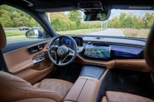 mercedes benz wnętrze kabiny, obicia - jasna skóra