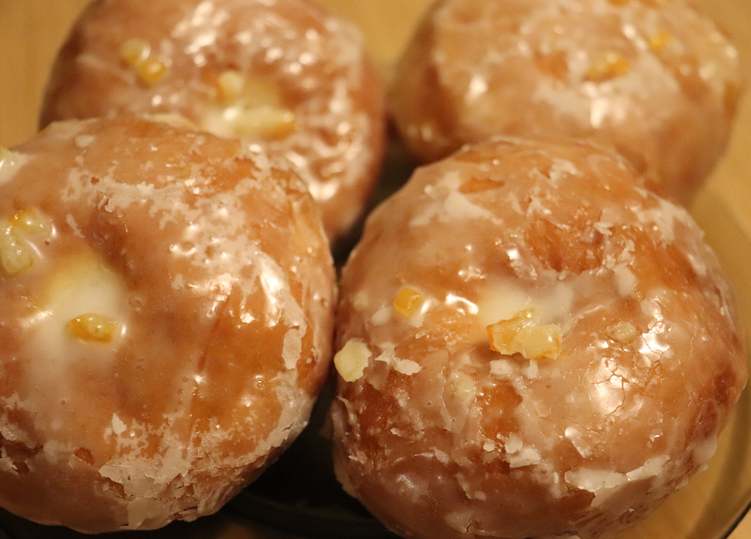 Tłusty czwartek - pączki oblane lukrem